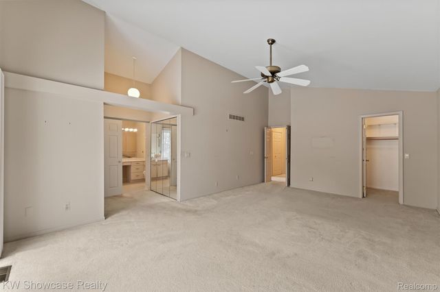 6933 Pebble Park Circle 83, West Bloomfield Charter Township, MI 48322