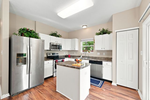 10695 Trailwood Drive, Fishers, IN 46038