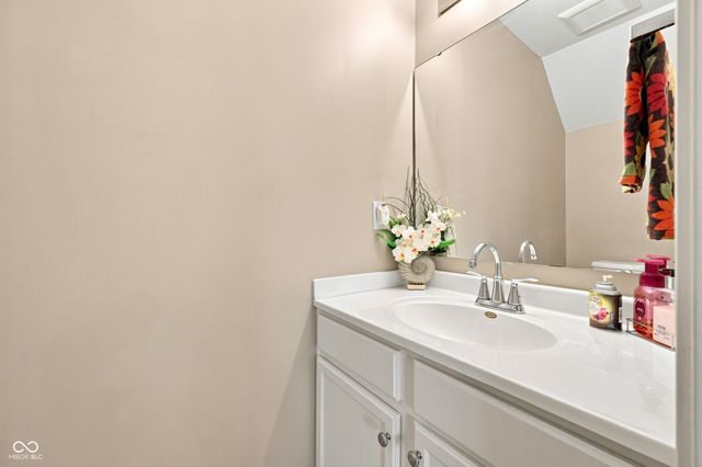10695 Trailwood Drive, Fishers, IN 46038