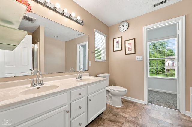 10695 Trailwood Drive, Fishers, IN 46038