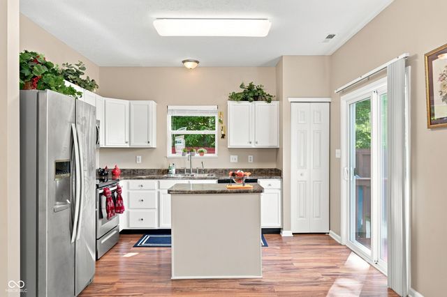 10695 Trailwood Drive, Fishers, IN 46038
