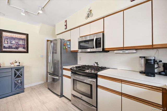 1241 Rhinelander Avenue, Bronx, NY 10461