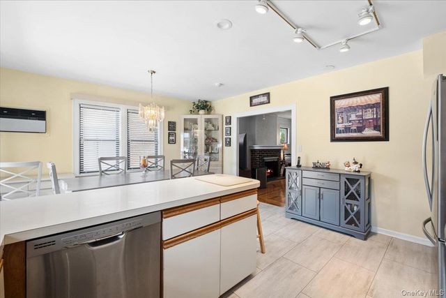 1241 Rhinelander Avenue, Bronx, NY 10461