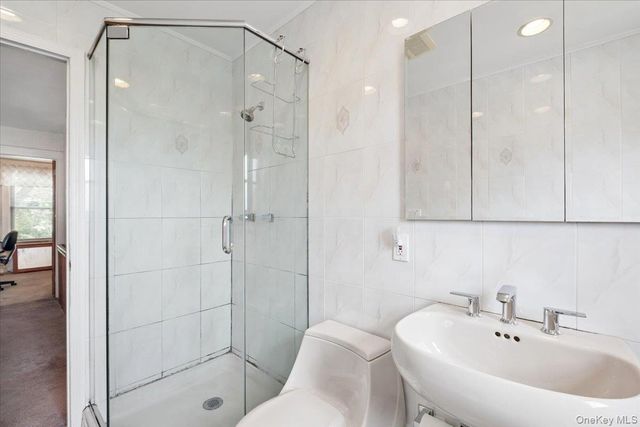1241 Rhinelander Avenue, Bronx, NY 10461