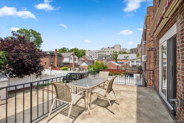 1241 Rhinelander Avenue, Bronx, NY 10461