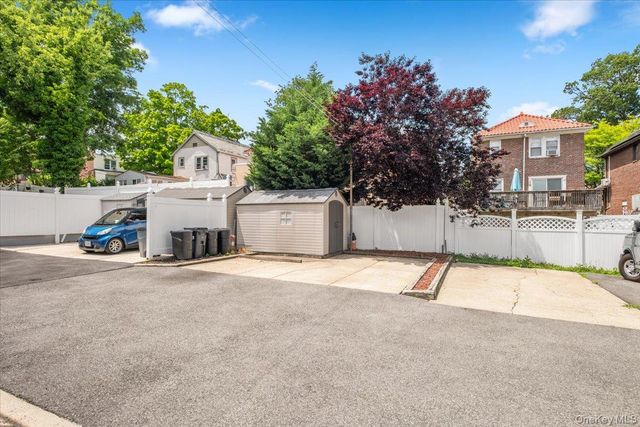 1241 Rhinelander Avenue, Bronx, NY 10461
