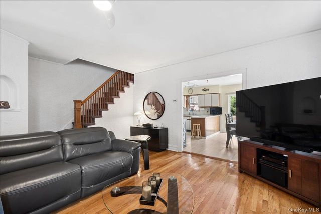 1241 Rhinelander Avenue, Bronx, NY 10461