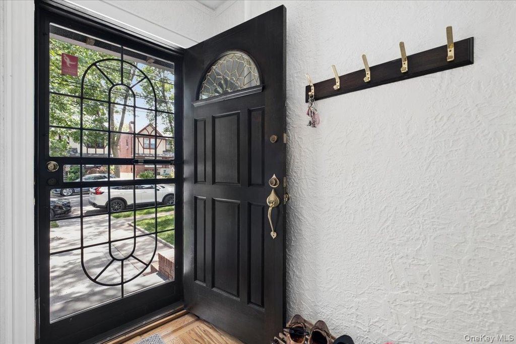 1241 Rhinelander Avenue, Bronx, NY 10461 — photo 2