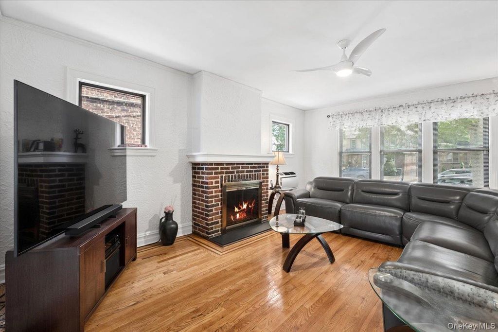 1241 Rhinelander Avenue, Bronx, NY 10461 — photo 5