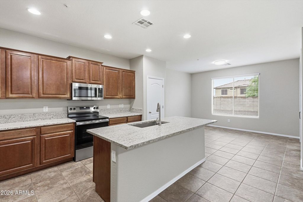 12567 W BLACKSTONE Lane, Peoria, AZ 85383 — photo 3