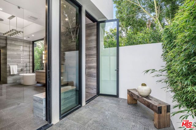 1049 Loma Vista Drive, Beverly Hills, CA 90210