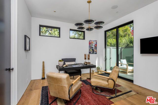 1049 Loma Vista Drive, Beverly Hills, CA 90210