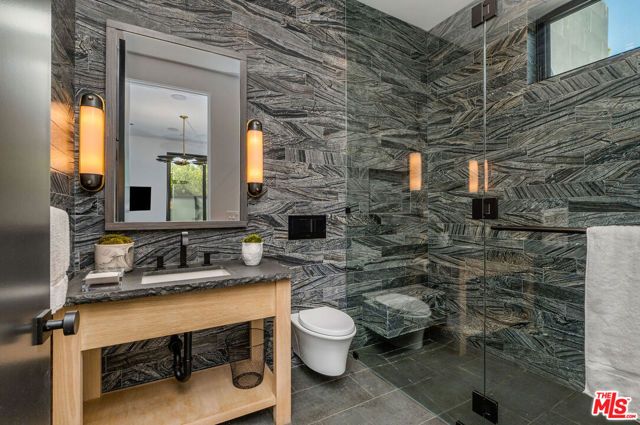 1049 Loma Vista Drive, Beverly Hills, CA 90210