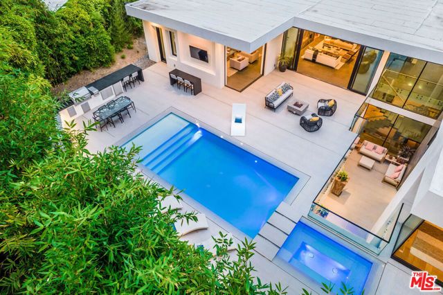 1049 Loma Vista Drive, Beverly Hills, CA 90210