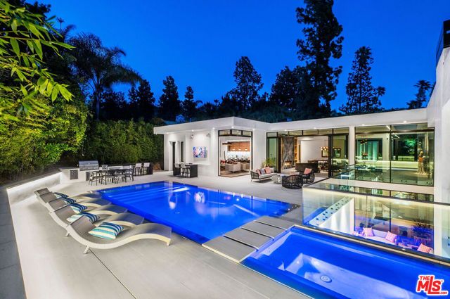 1049 Loma Vista Drive, Beverly Hills, CA 90210