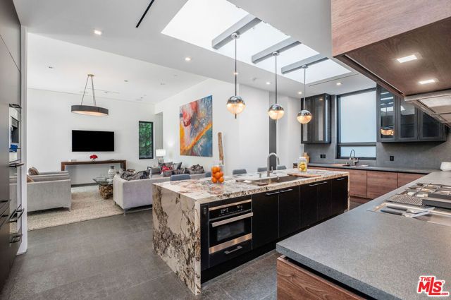 1049 Loma Vista Drive, Beverly Hills, CA 90210