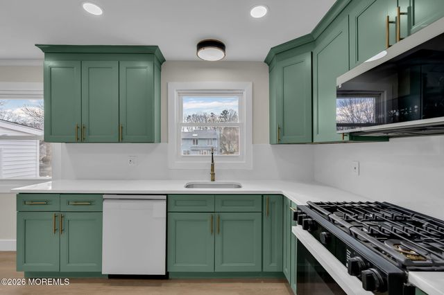 684 Brookside Drive, Toms River, NJ 08753