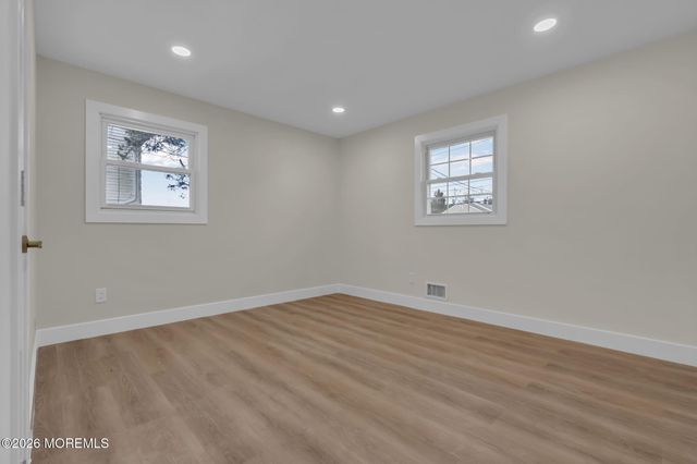 684 Brookside Drive, Toms River, NJ 08753