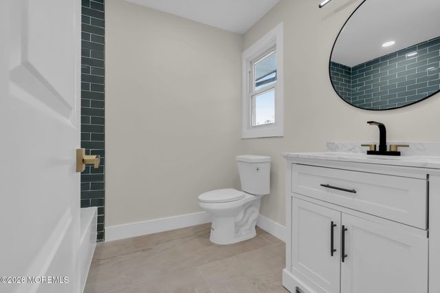 684 Brookside Drive, Toms River, NJ 08753