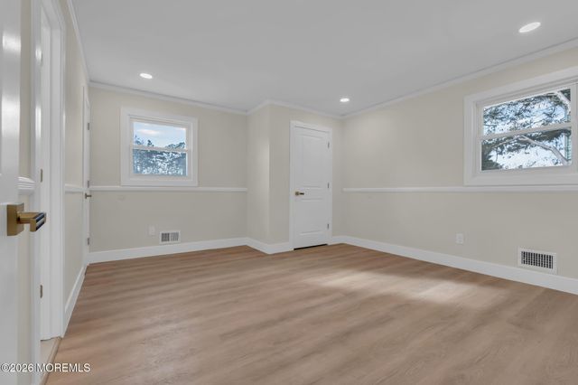 684 Brookside Drive, Toms River, NJ 08753