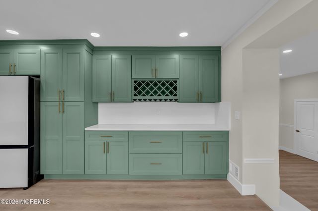 684 Brookside Drive, Toms River, NJ 08753