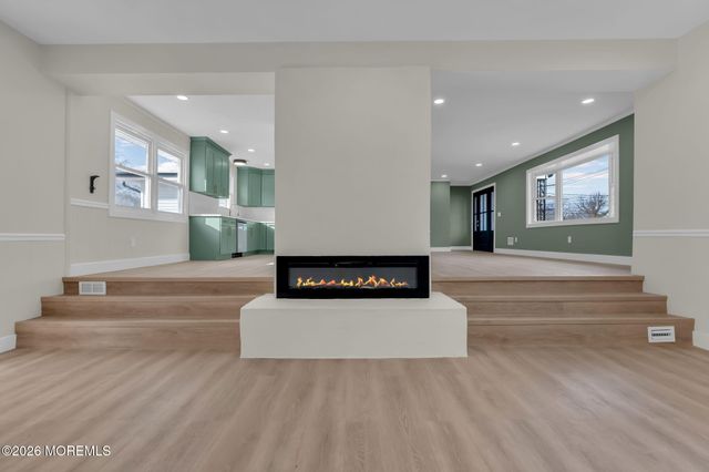 684 Brookside Drive, Toms River, NJ 08753