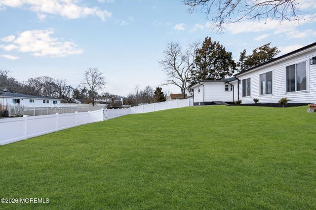 684 Brookside Drive, Toms River, NJ 08753