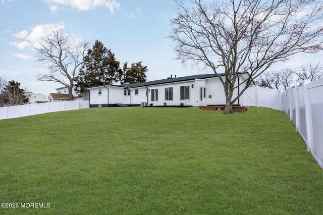 684 Brookside Drive, Toms River, NJ 08753