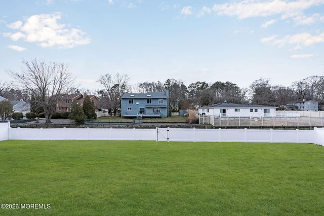 684 Brookside Drive, Toms River, NJ 08753