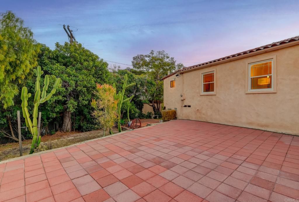 Image 29 of property listing at 4365 Aragon Way, San Diego, CA 92115