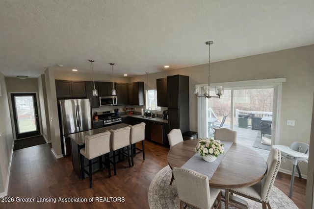 422 Oakwood Drive, Charlotte, MI 48813