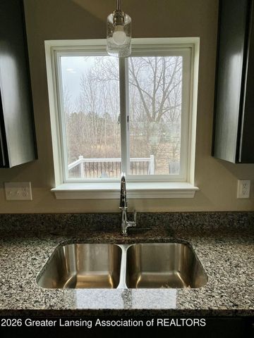 422 Oakwood Drive, Charlotte, MI 48813