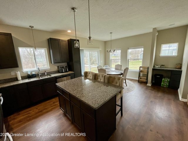 422 Oakwood Drive, Charlotte, MI 48813