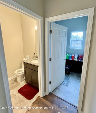 422 Oakwood Drive, Charlotte, MI 48813