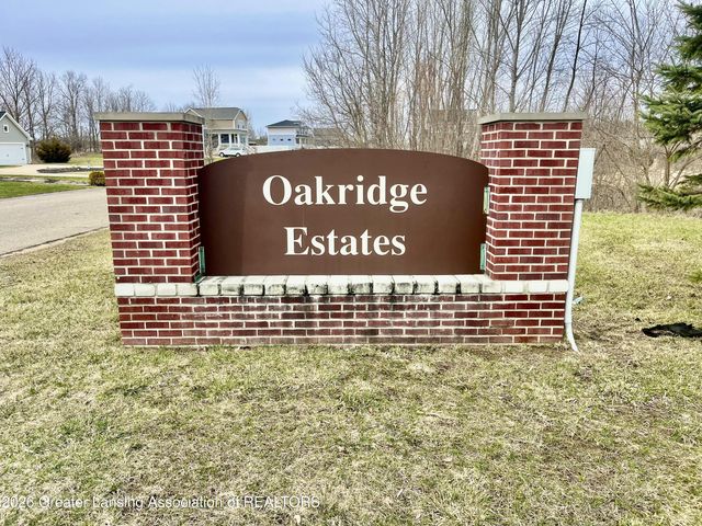 422 Oakwood Drive, Charlotte, MI 48813