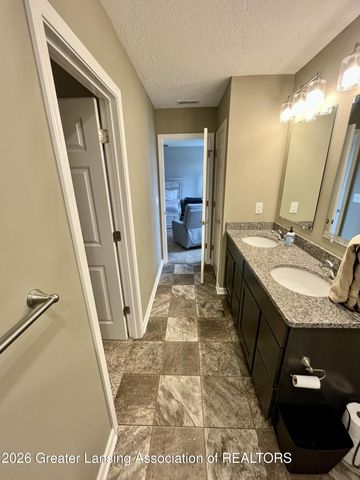 422 Oakwood Drive, Charlotte, MI 48813