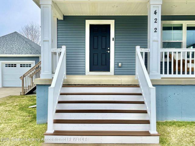 422 Oakwood Drive, Charlotte, MI 48813