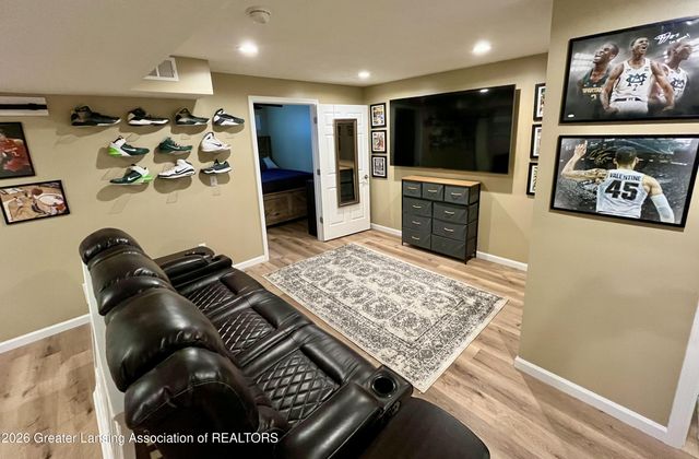 422 Oakwood Drive, Charlotte, MI 48813