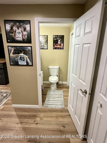 422 Oakwood Drive, Charlotte, MI 48813