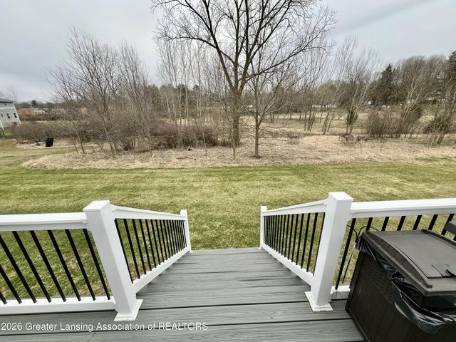 422 Oakwood Drive, Charlotte, MI 48813