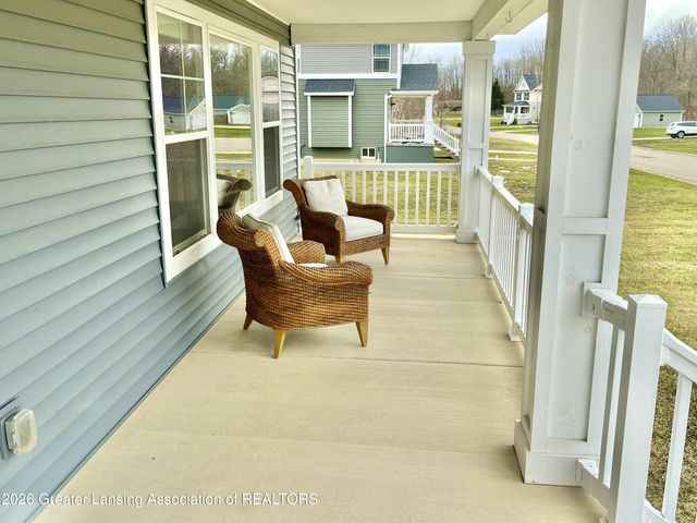 422 Oakwood Drive, Charlotte, MI 48813