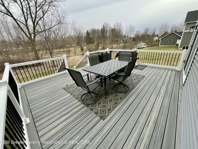 422 Oakwood Drive, Charlotte, MI 48813