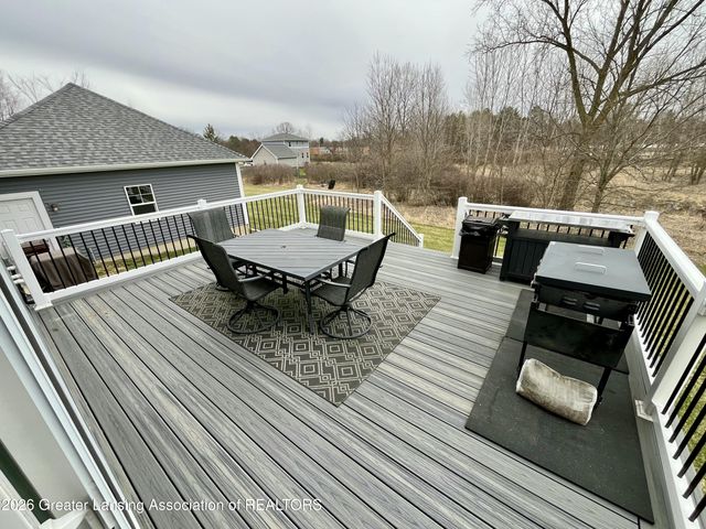 422 Oakwood Drive, Charlotte, MI 48813