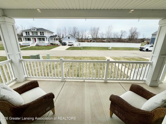 422 Oakwood Drive, Charlotte, MI 48813