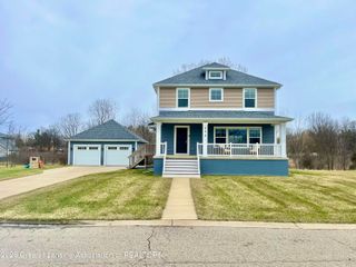 422 Oakwood Drive, Charlotte, MI 48813