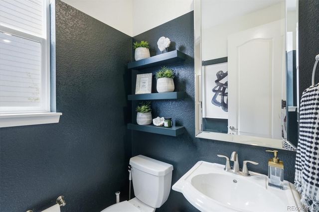 23199 E Narrowleaf Drive, Aurora, CO 80016