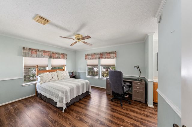 14219 Shadow Bay Drive J, Willis, TX 77318
