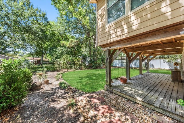 14219 Shadow Bay Drive J, Willis, TX 77318