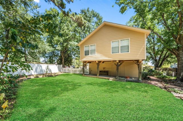 14219 Shadow Bay Drive J, Willis, TX 77318