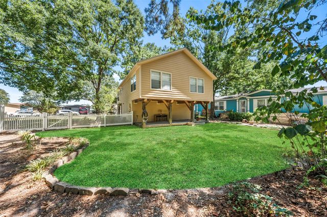 14219 Shadow Bay Drive J, Willis, TX 77318